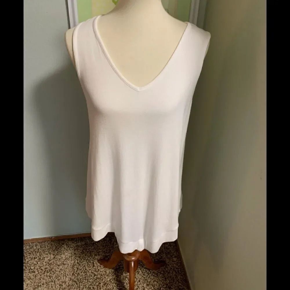 INC Sleeveless V-Neck White Tunic #180
